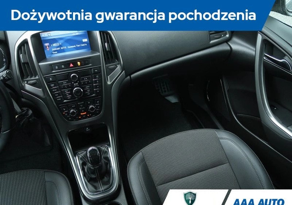 Opel Astra cena 34000 przebieg: 107733, rok produkcji 2011 z Głogów Małopolski małe 232